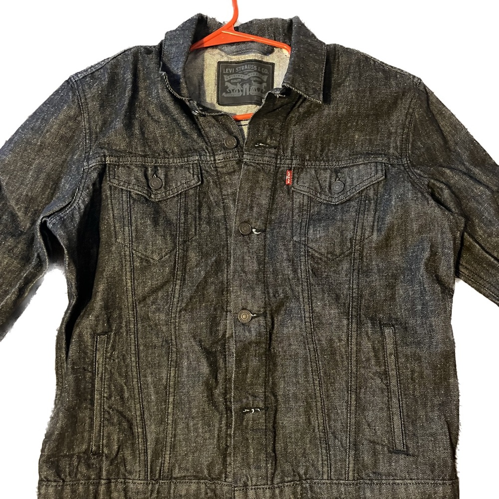 Levi’s black jean jacket.